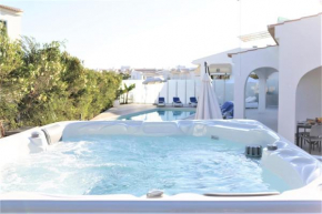 Villa Namora - Private Swimming pool & Hot Jacuzzi